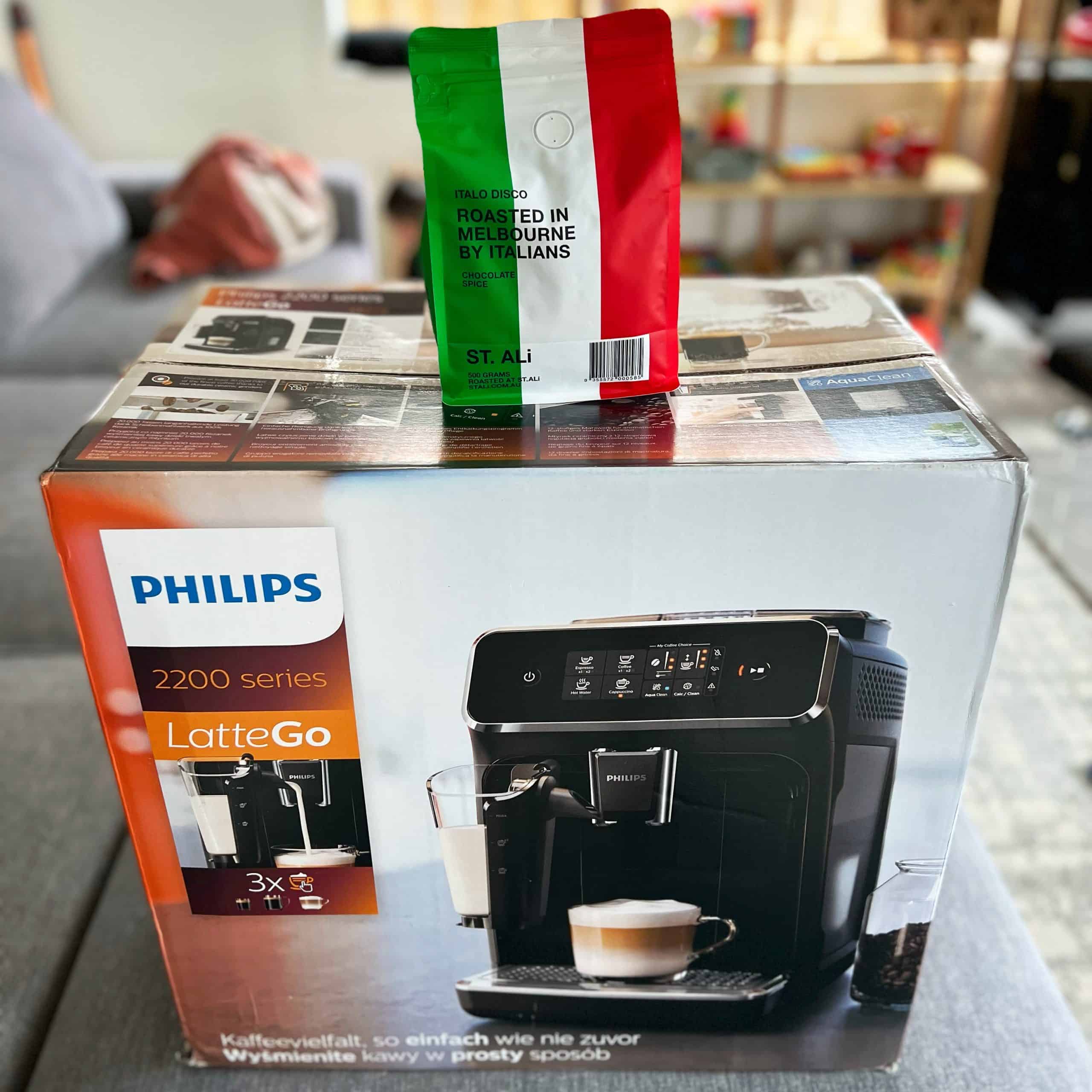 Philips 2200 automatic espresso machine with LatteGo milk frother review
