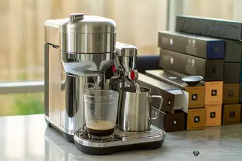 https://www.cravingtech.com/blog/wp-content/uploads/2023/09/Nespresso-Vertuo-Creatista-03.jpg?ezimgfmt=rs:342x243/rscb44/ng:webp/ngcb44